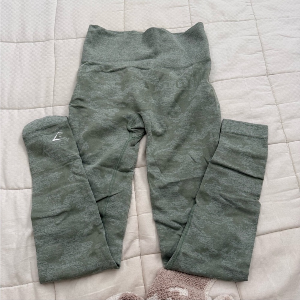 Gymshark Seamless Green Camo Leggings and camo crop top long sleeves set